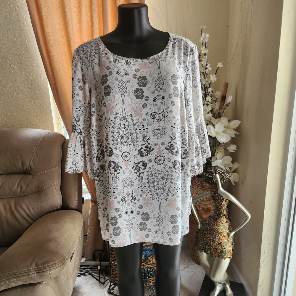 Violet & Claire top size 1X